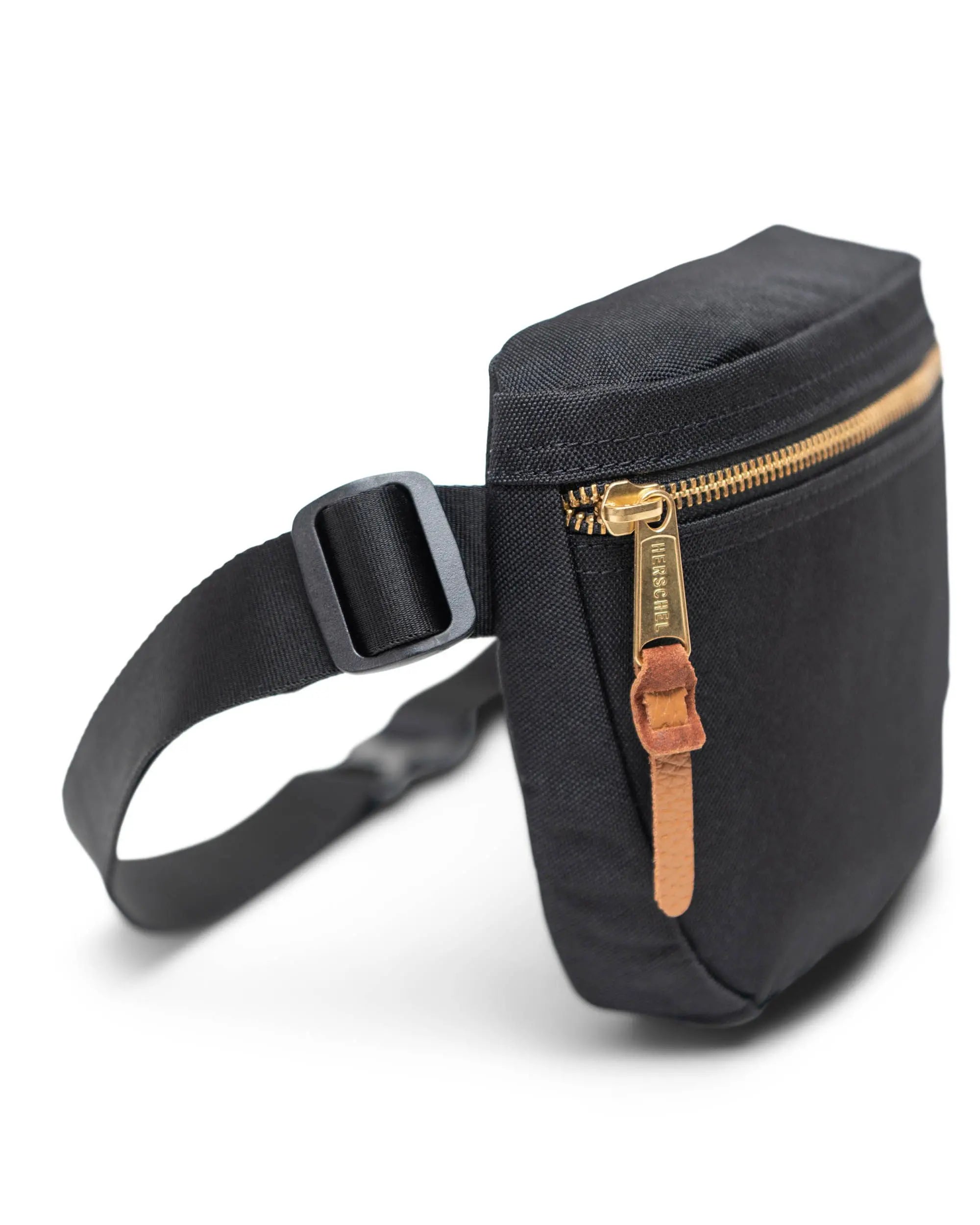 HERSCHEL SETTLEMENT HIP PACK