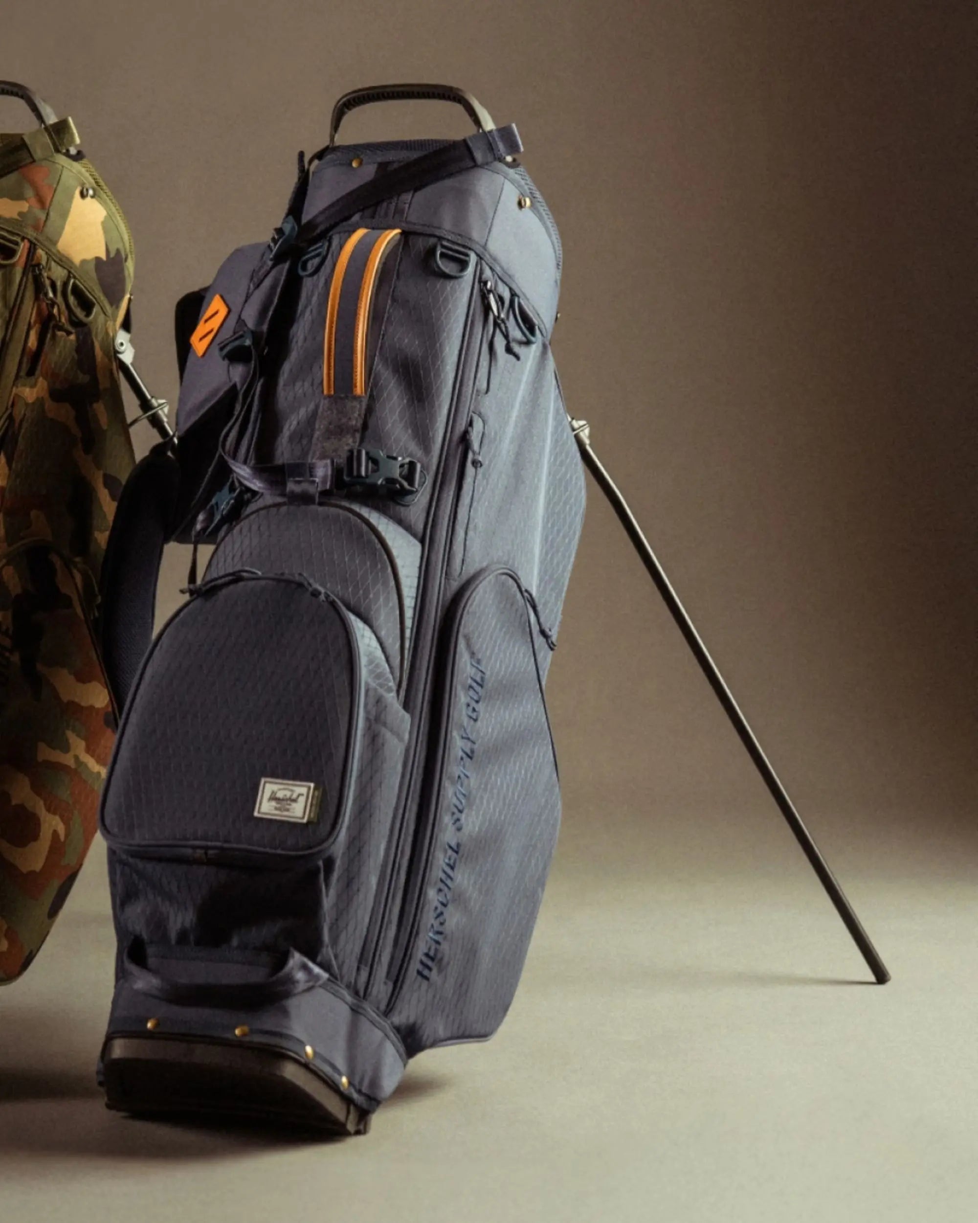 HERSCHEL WATT STAND BAG