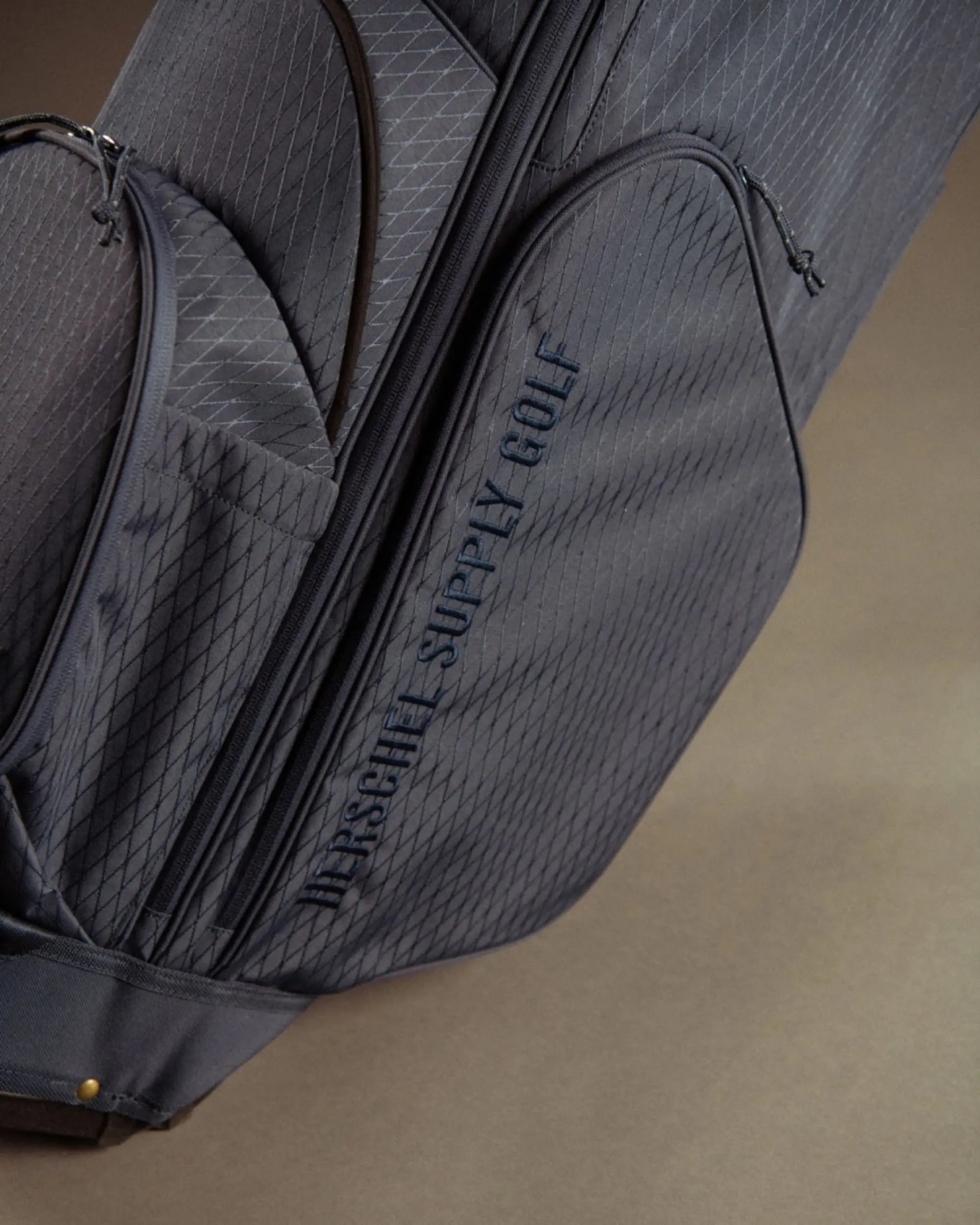 HERSCHEL WATT STAND BAG