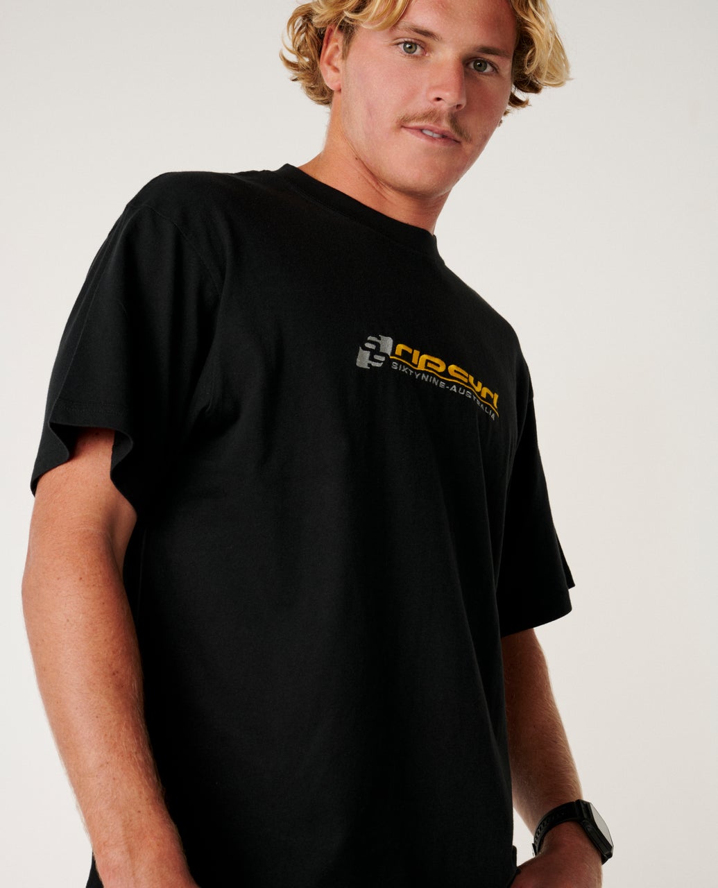 RIP CURL ARCHIVE 69 EMBROID TEE BLACK