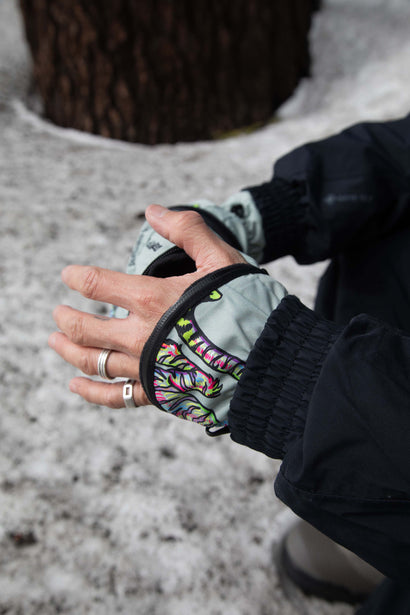 DEATHGRIP MELODIE GHOUL MITTS