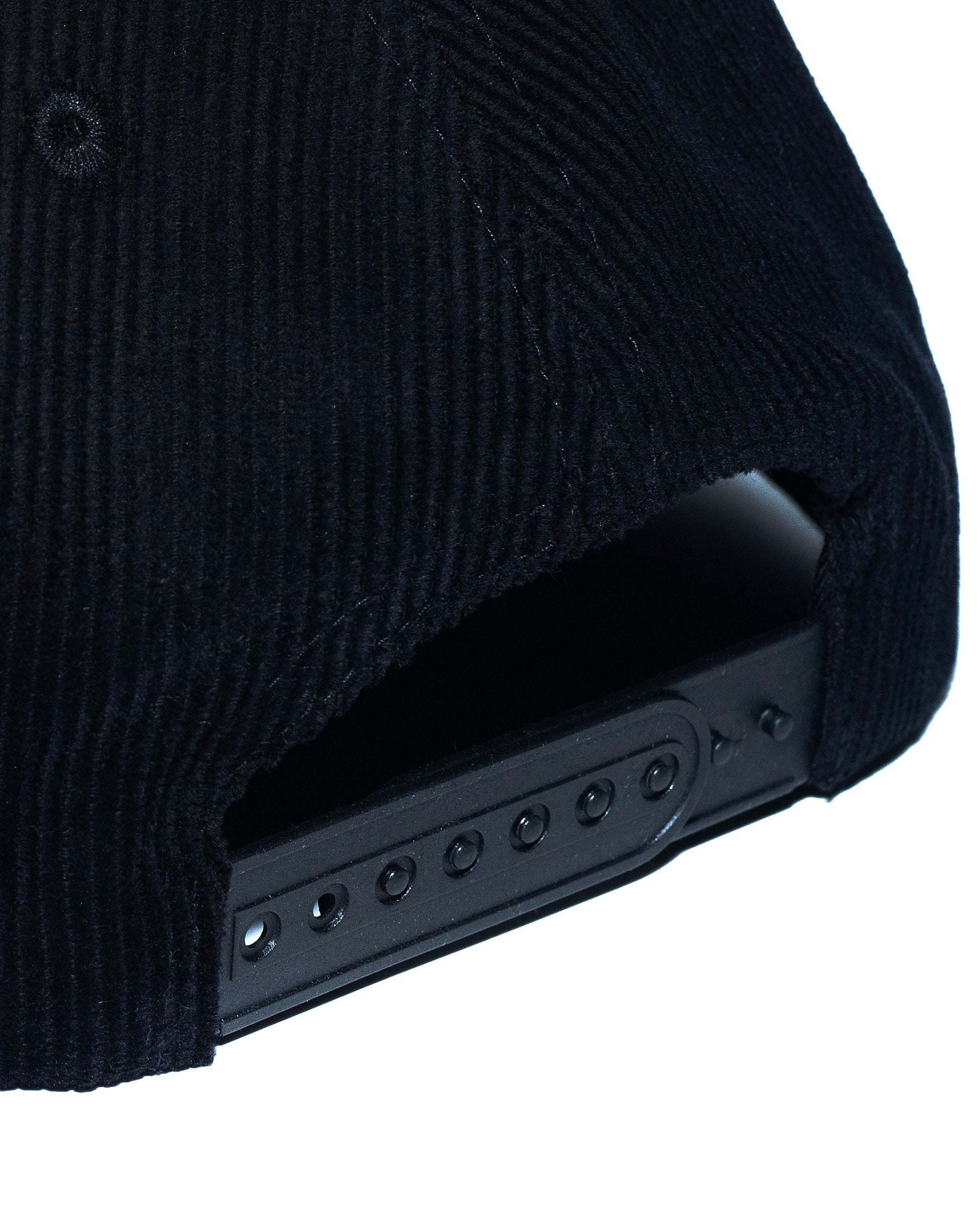 LOOSEY SMILEY STUDDED SNAPBACK - Black