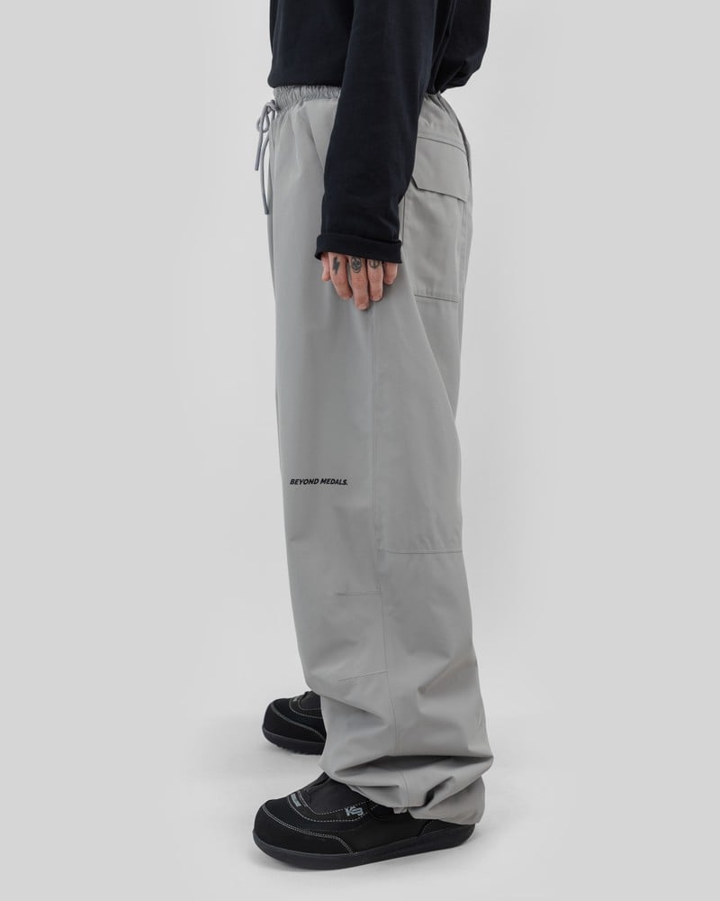 BEYOND MEDALS PARK PANT