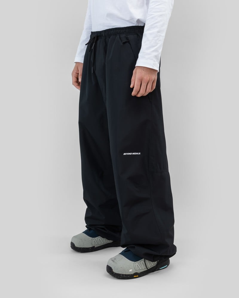 BEYOND MEDALS PARK PANT