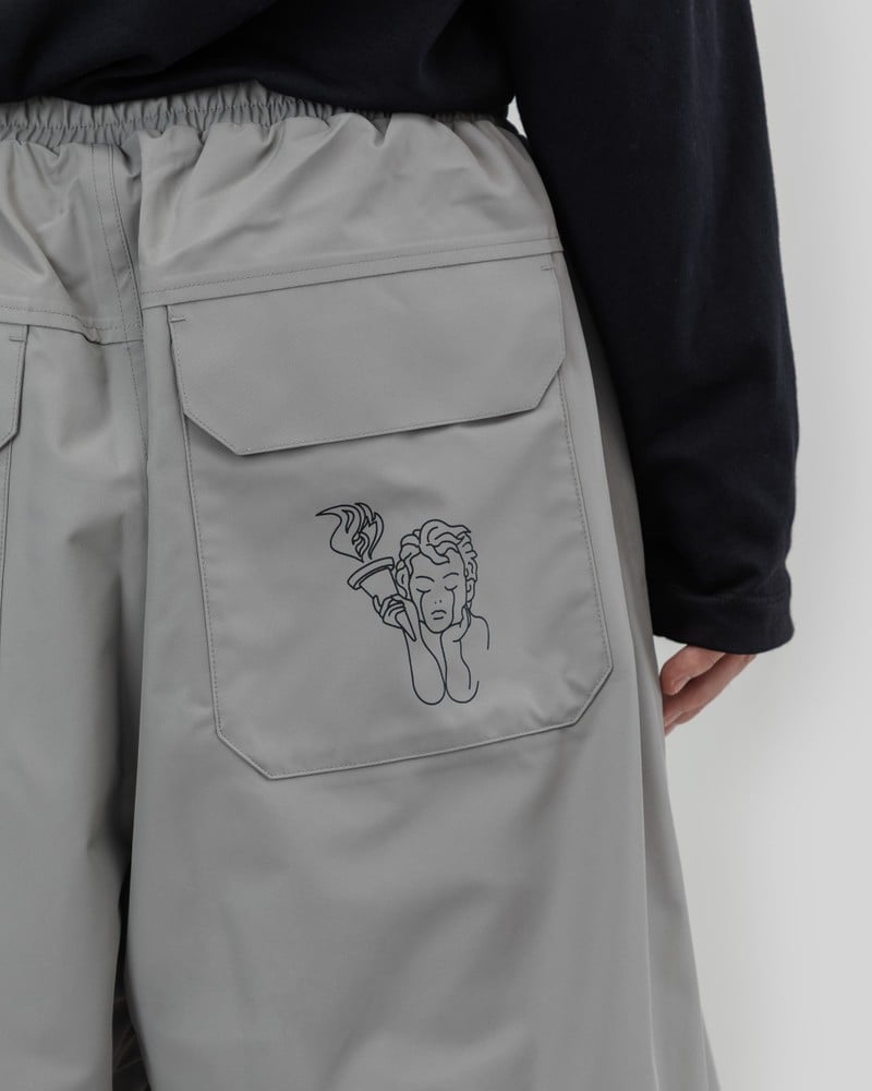 BEYOND MEDALS PARK PANT