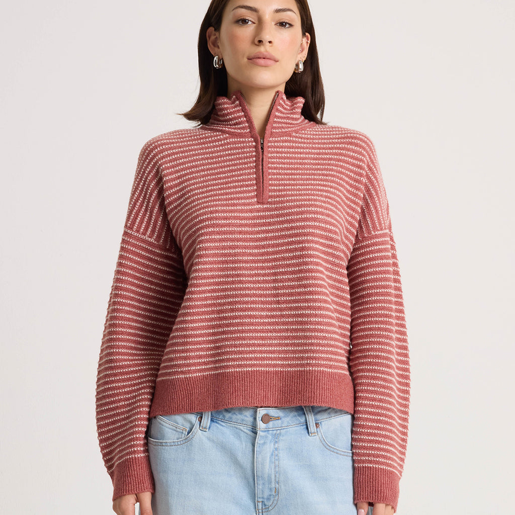 VOLCOM W SUN OF SAND SWEATER SOFT BLUSH côté
