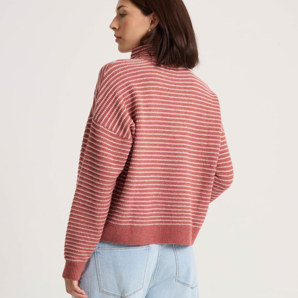 VOLCOM W SUN OF SAND SWEATER SOFT BLUSH trois quarts