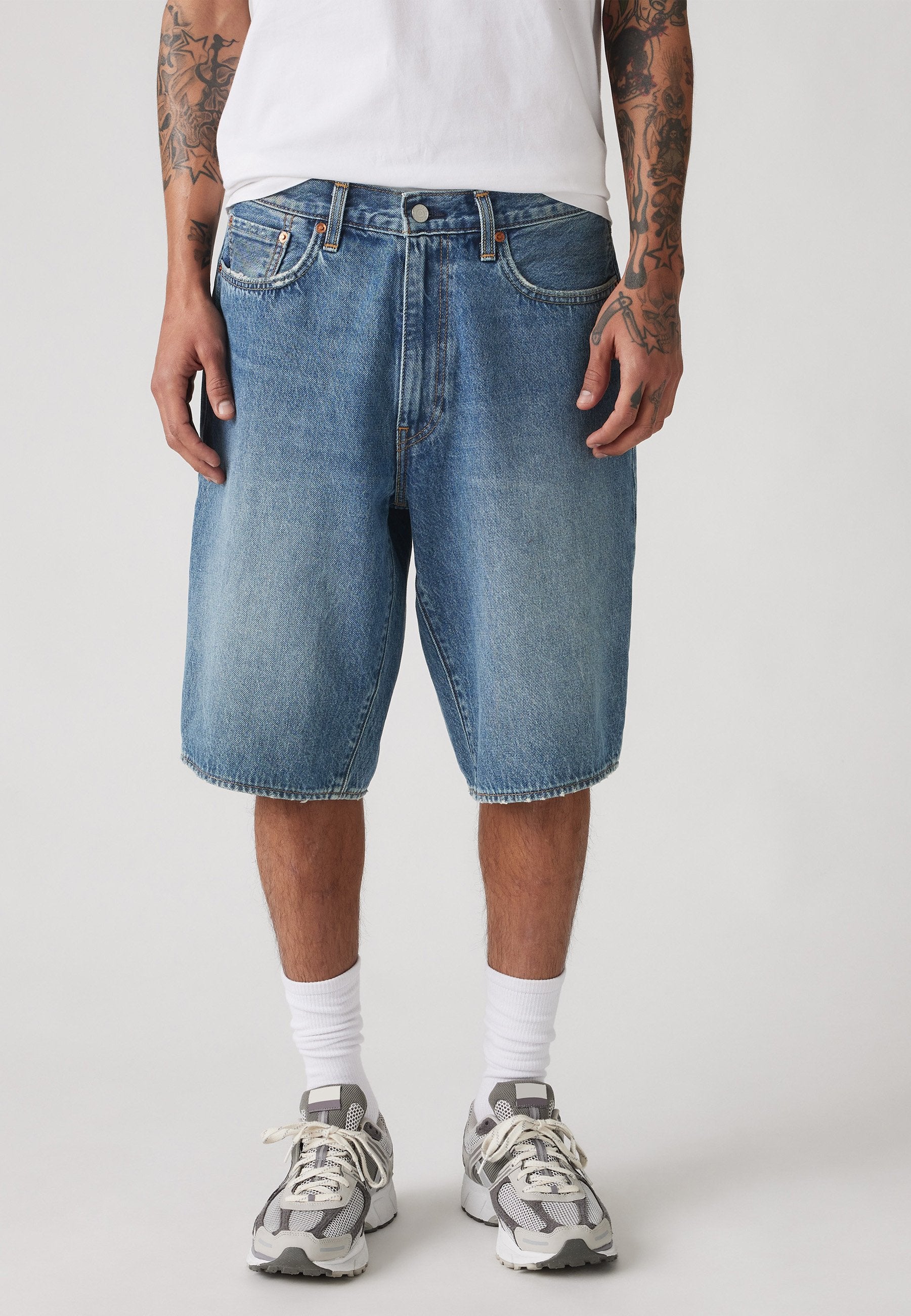 LEVI'S 478 BAGGY SHORTS