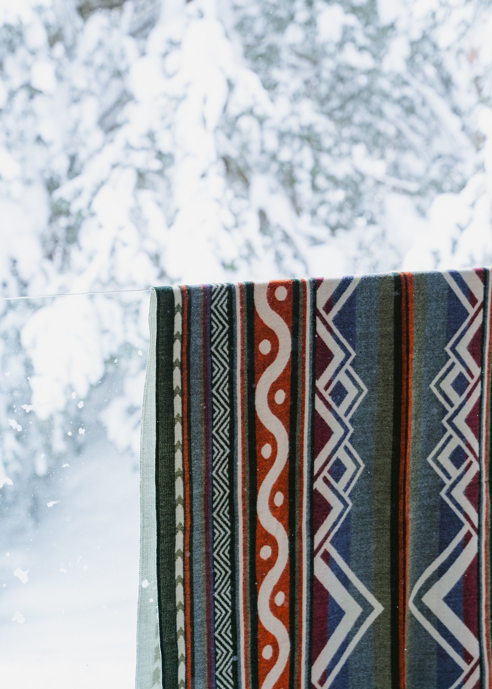 LES SAISONS FOREST MOUNTAINS BLANKET