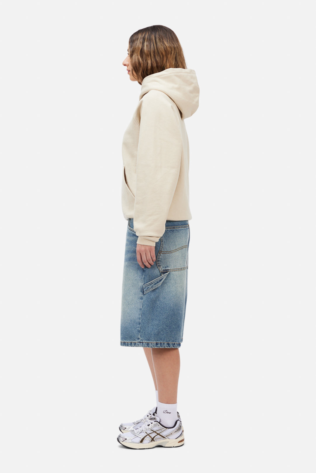 DIME Classic Small Logo Hoodie Fog — porté 2