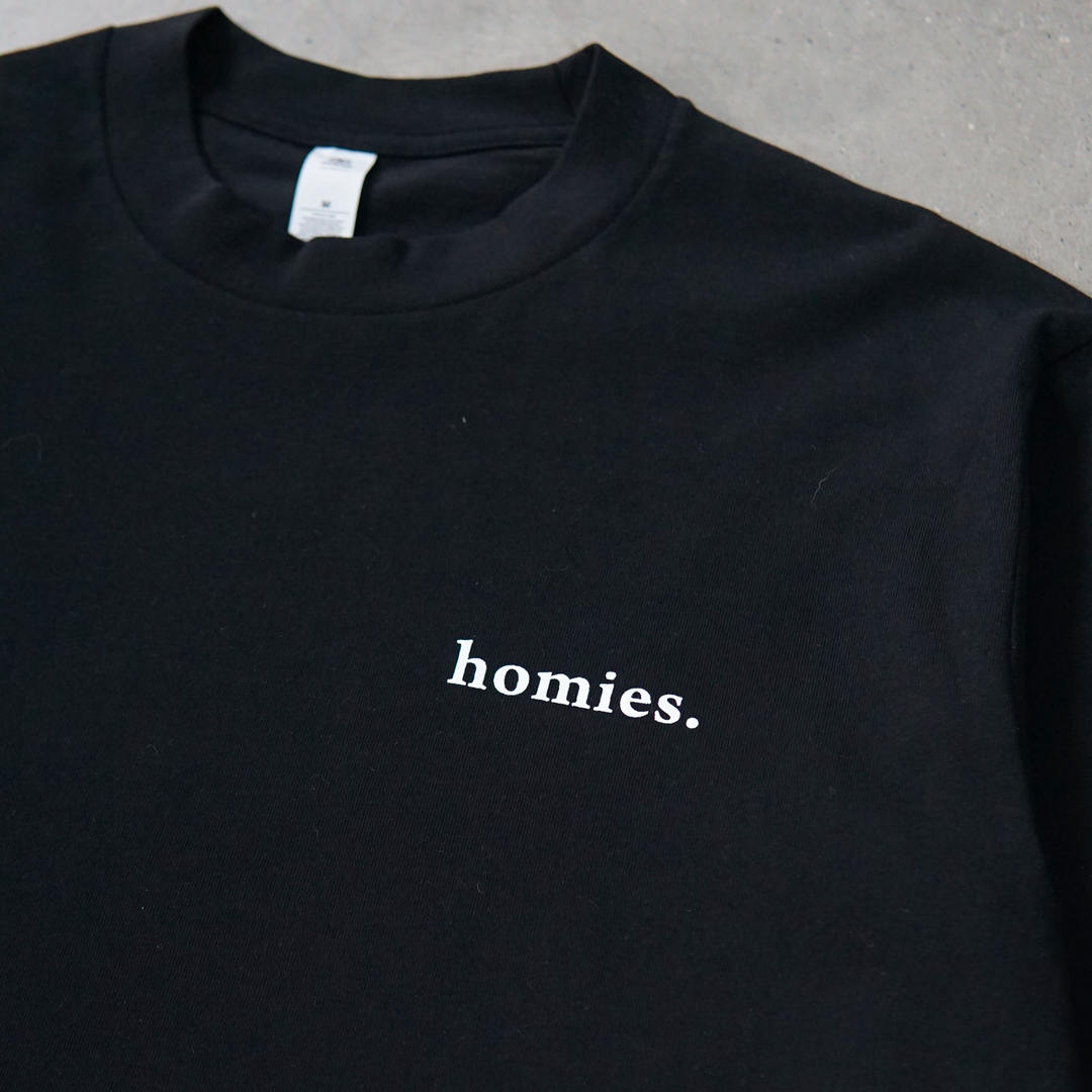 HOMIES SERIF LONGSLEEVE
