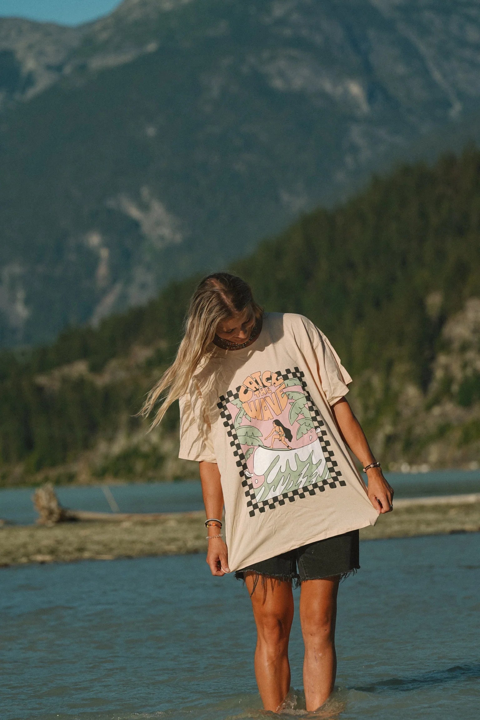 NOTICE THE RECKLESS W CATCH THE WAVE OVRERSIZED TEE