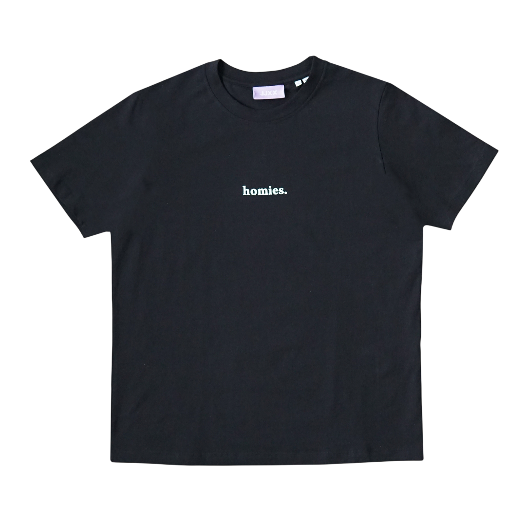 HOMIES W SERIF TEE