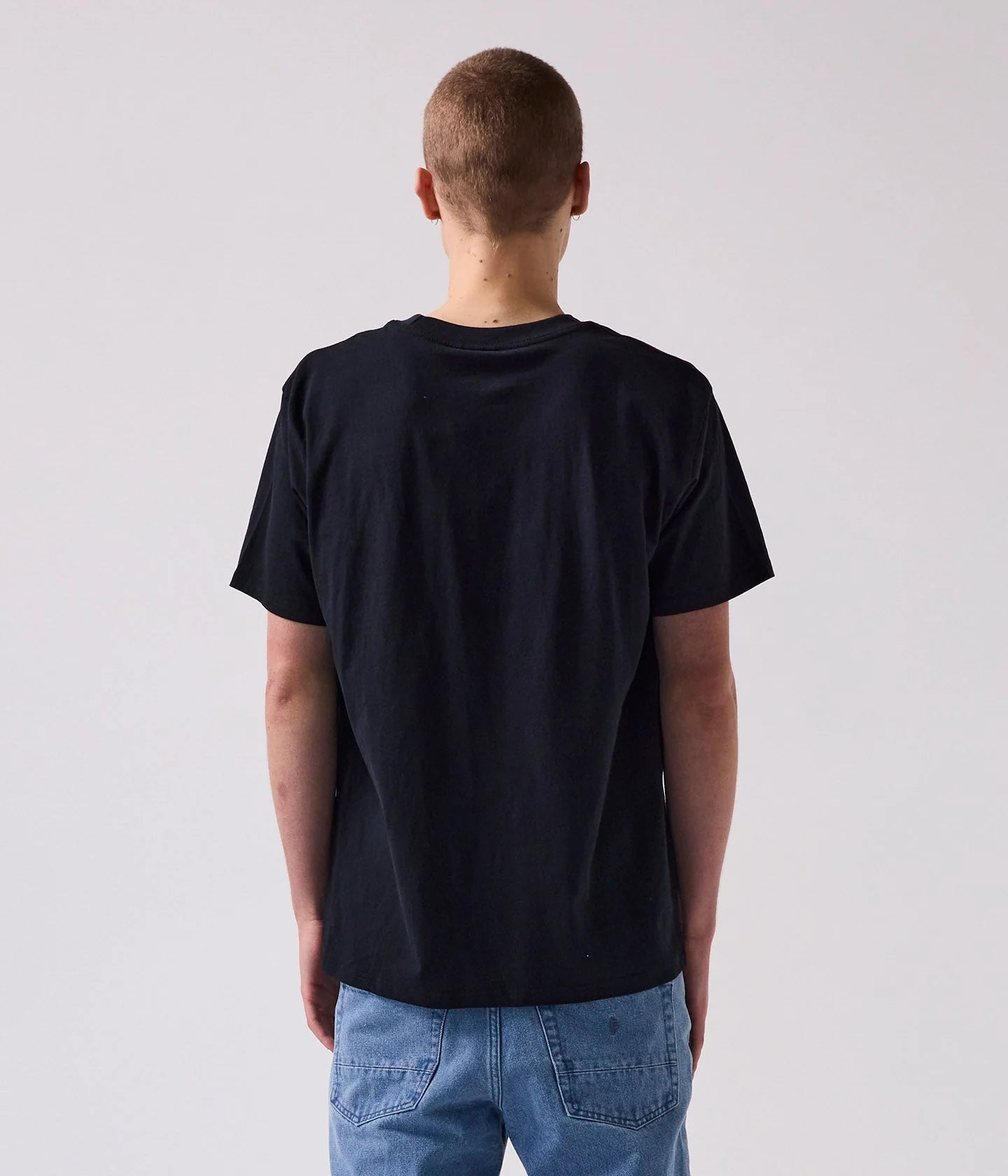 FORMER CHARM T-SHIRT