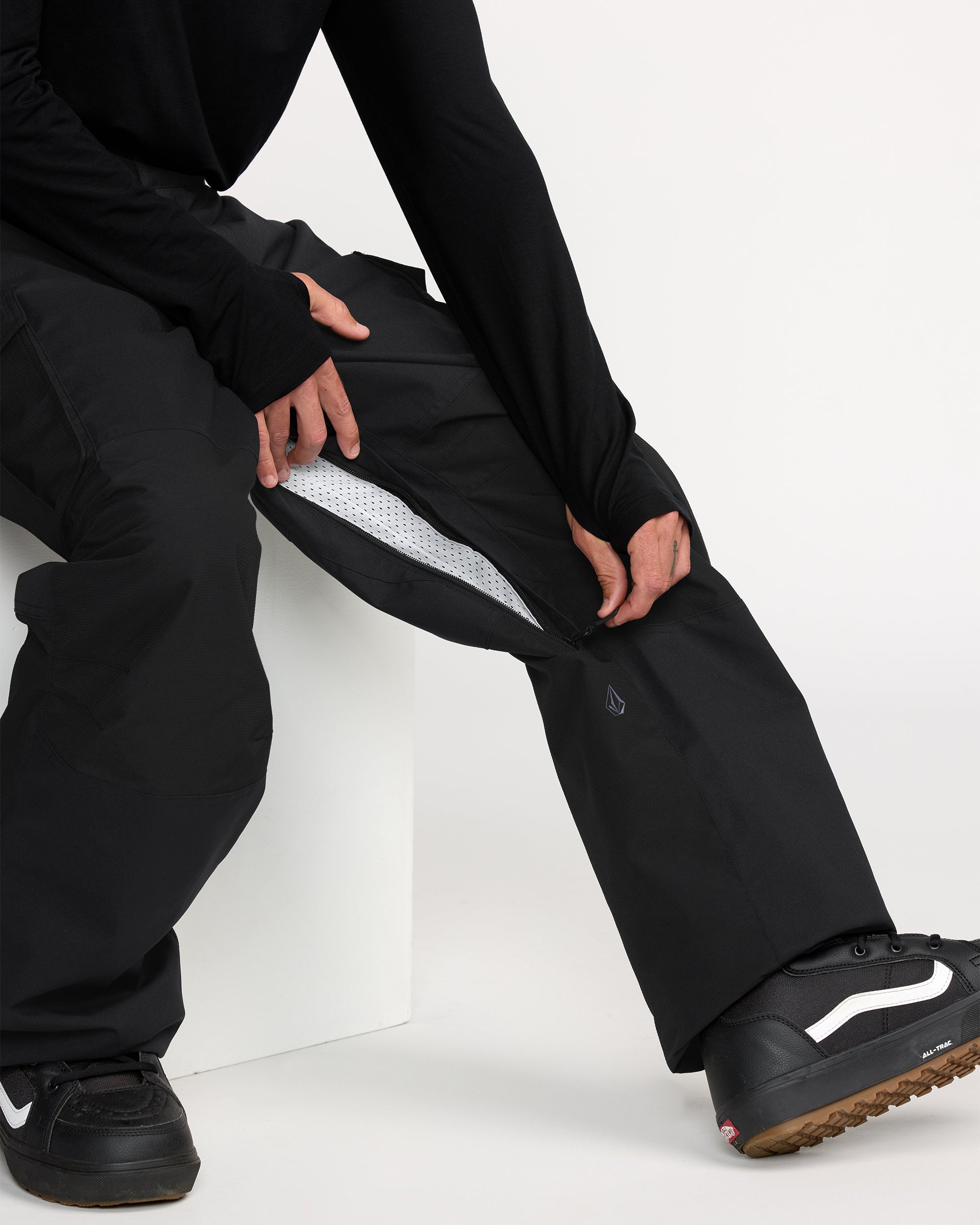 VOLCOM NWRK BAGGY PANTS