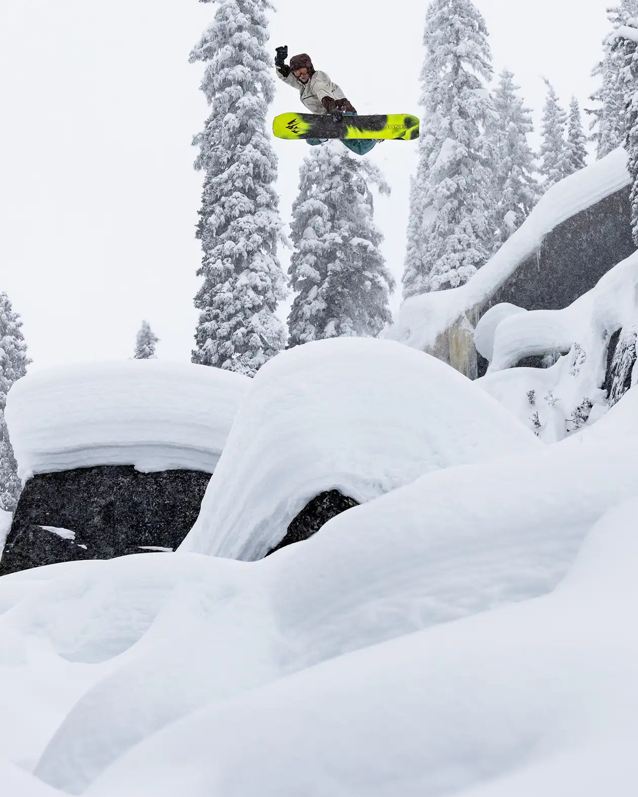 JONES HOWLER SNOWBOARD 2026