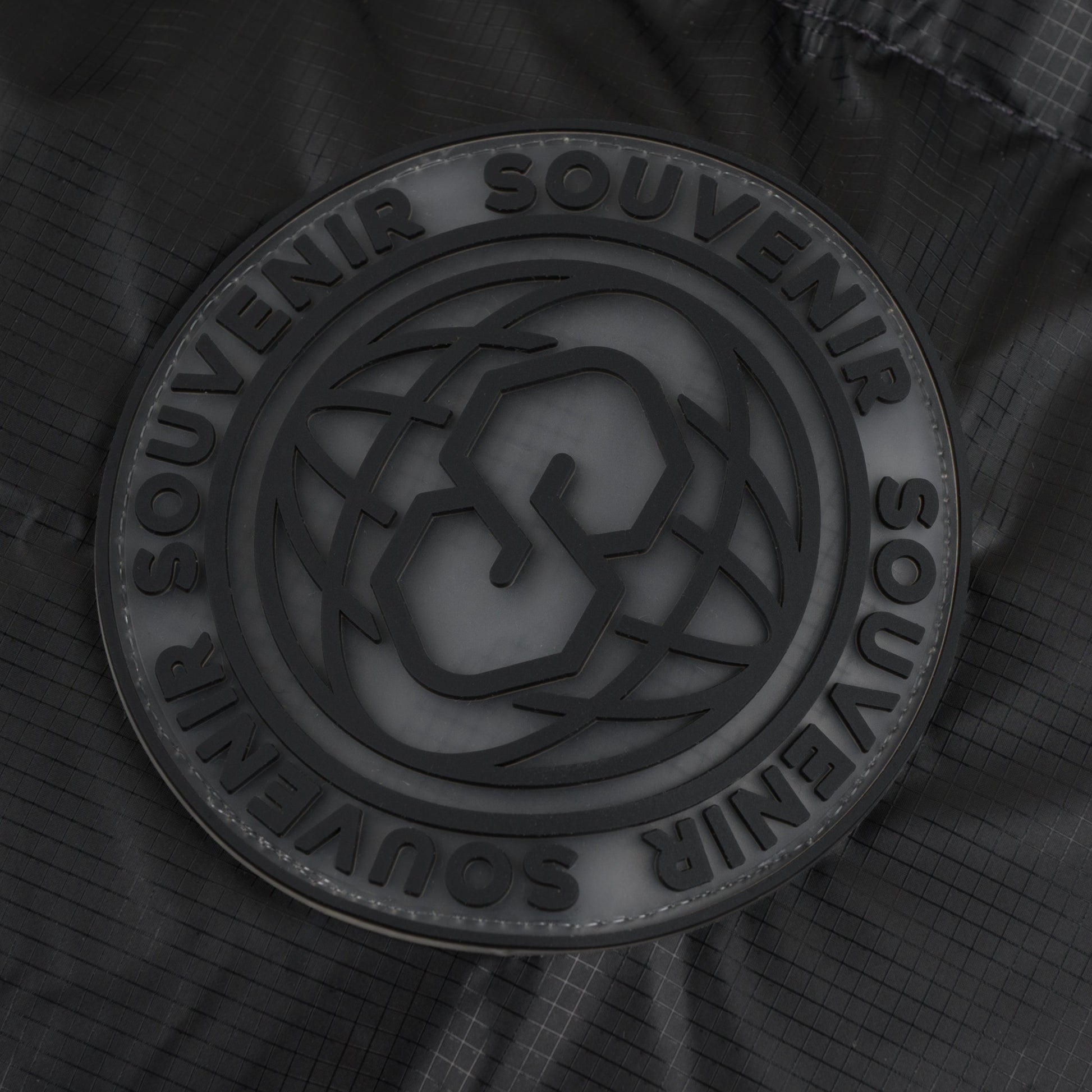 SOUVENIR MOUNTAIN PUFFY Black