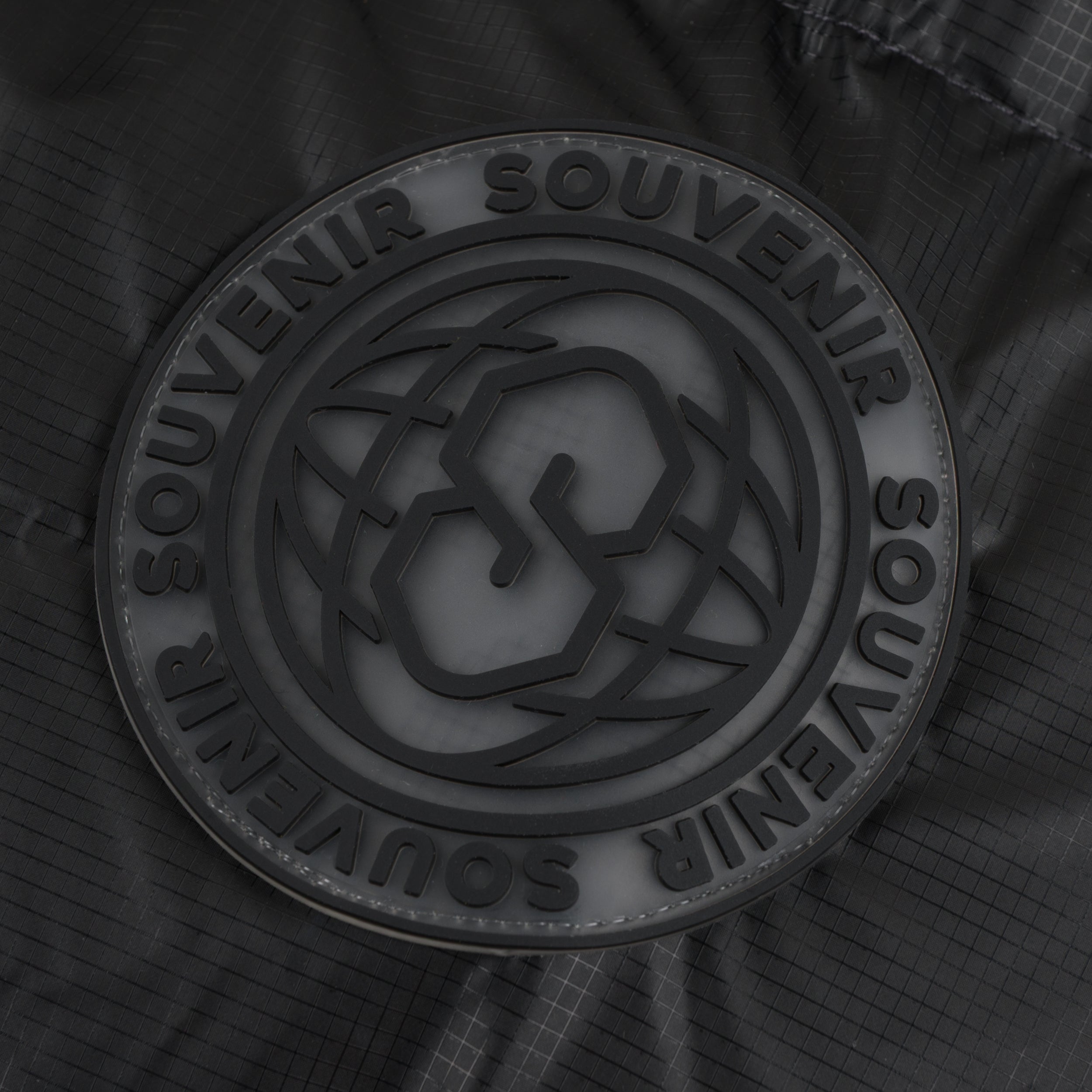SOUVENIR MOUNTAIN PUFFY Black