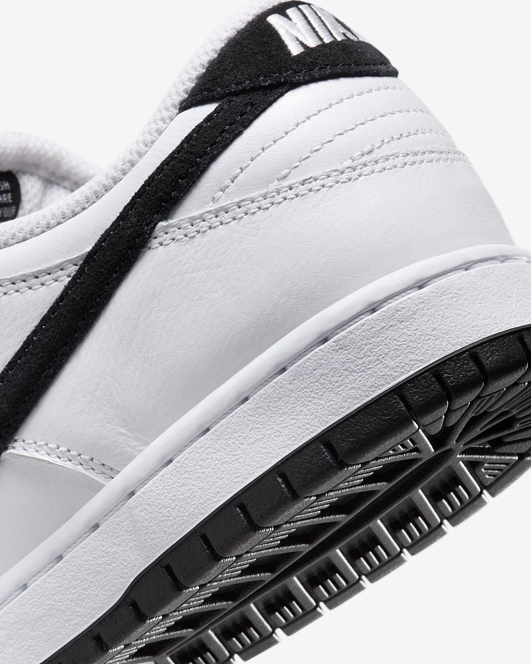 NIKE SB DUNK LOW PRO