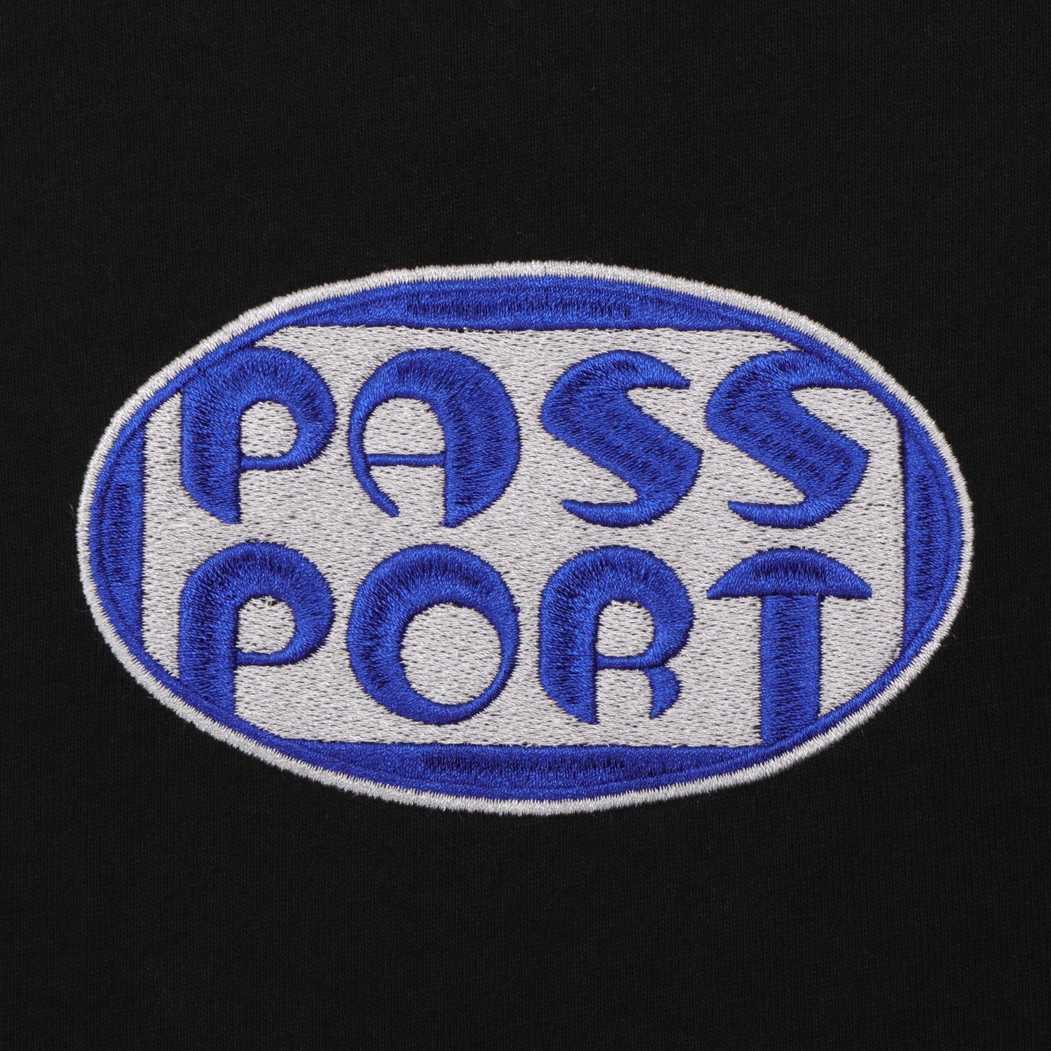 Passport Rounded Tee - Black détail