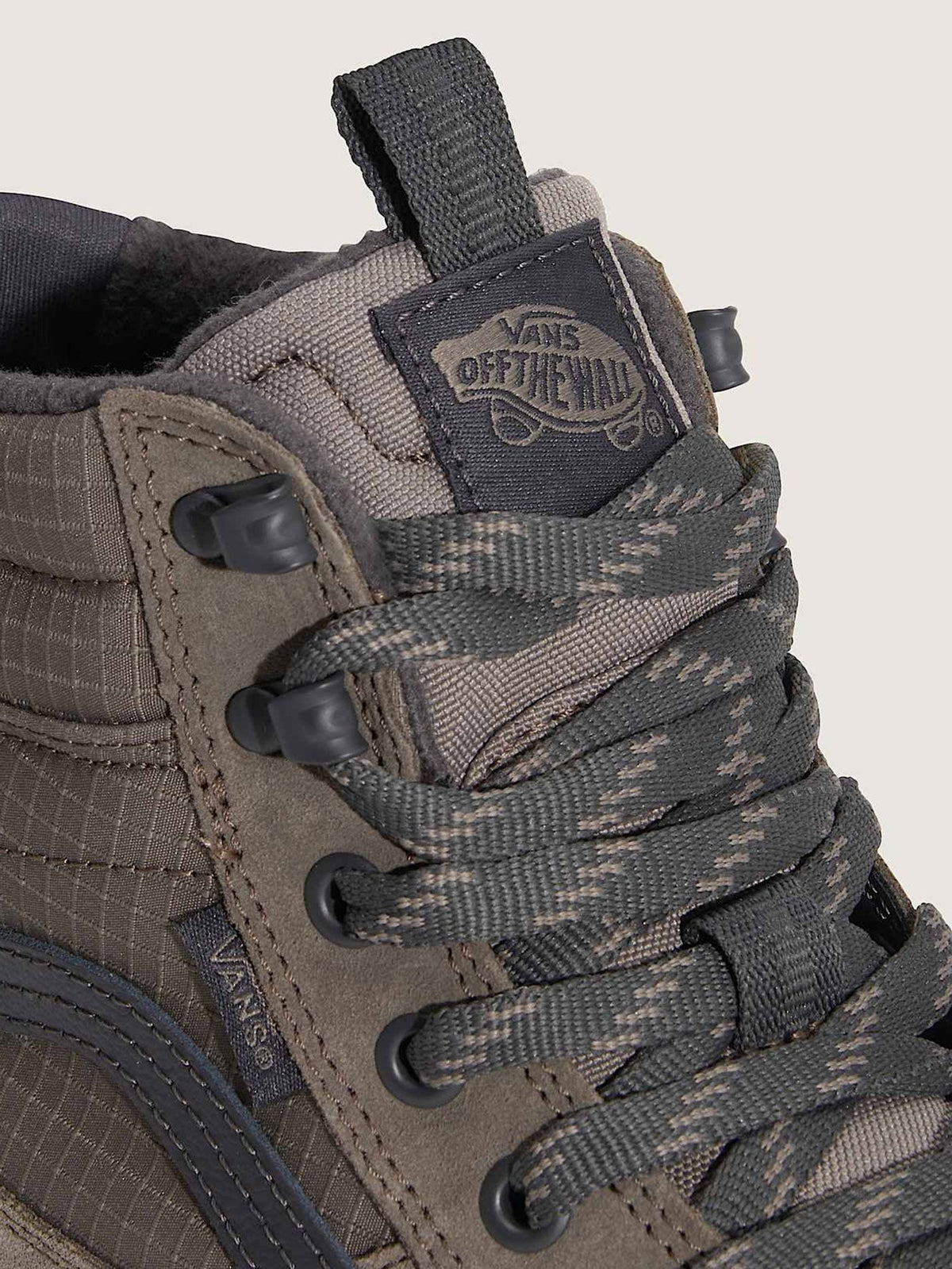 VANS SK8-HI Waterproof Insulated Ripstop Bungee Cord - détail