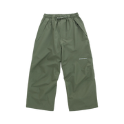 Beyond Medals Park Pants Dark Green — de face, à plat