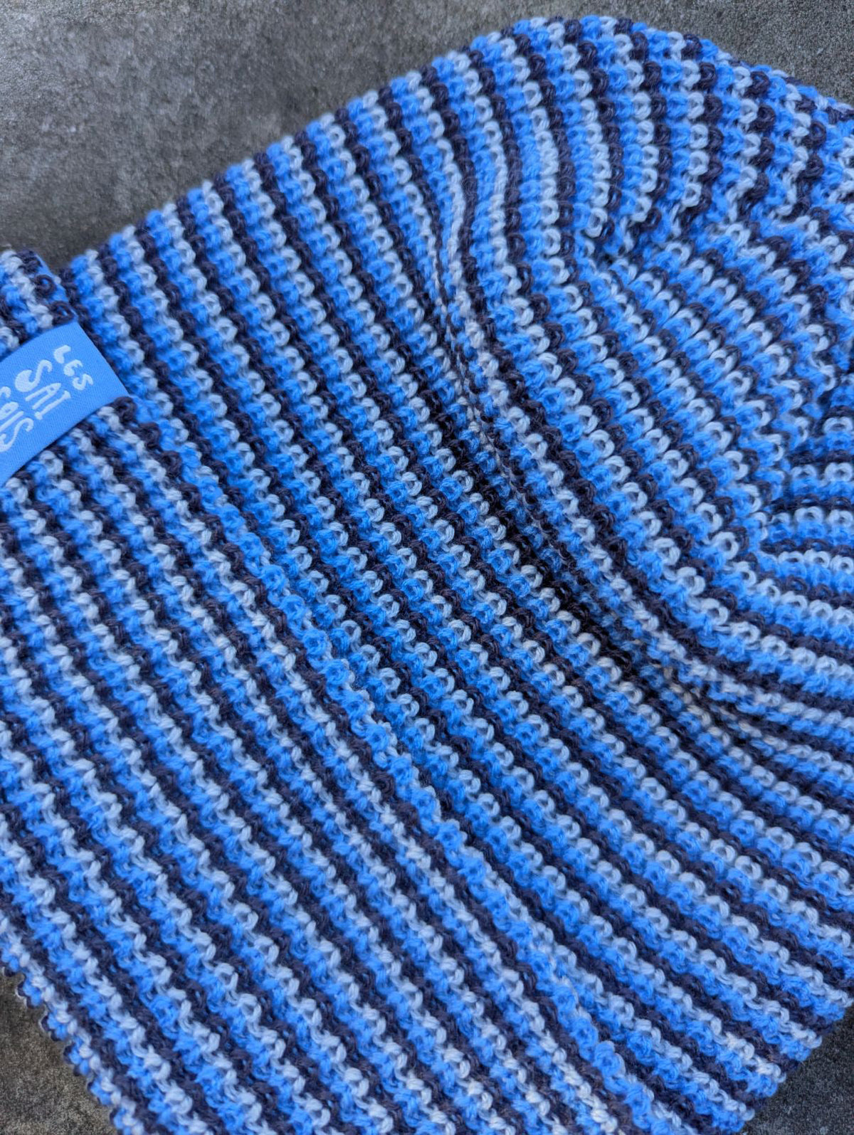 Tuque Les Saisons Lines Blue - détail du tricot