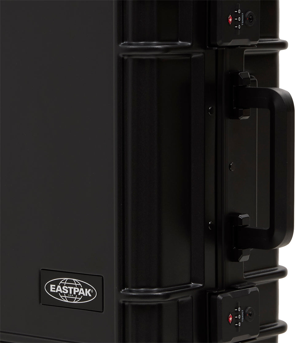 EASTPAK RESIST'R CASE 