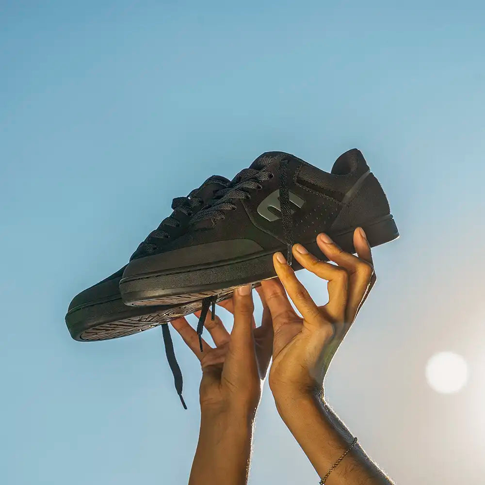 ETNIES MARANA