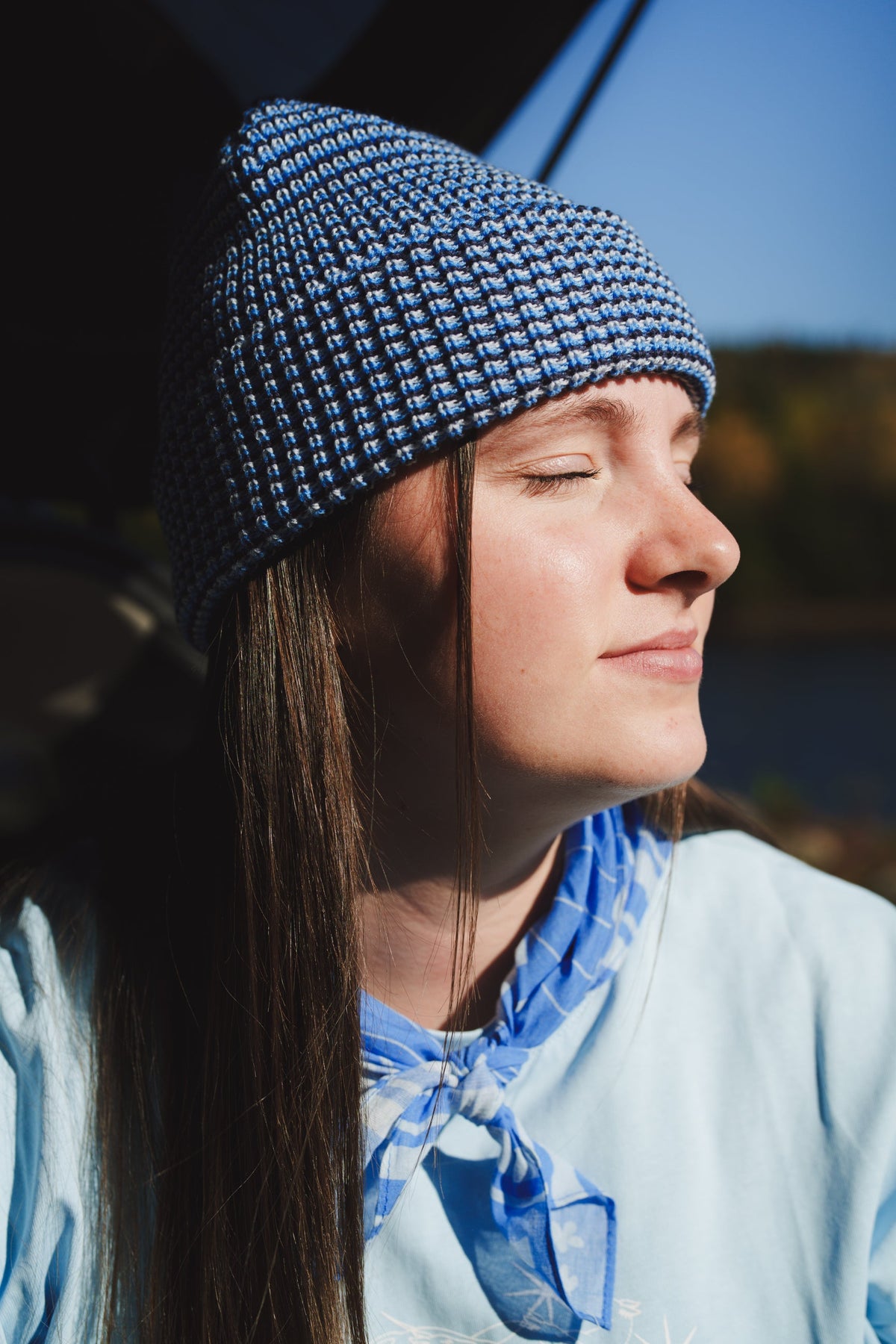 Tuque Les Saisons Lines Blue en extérieur