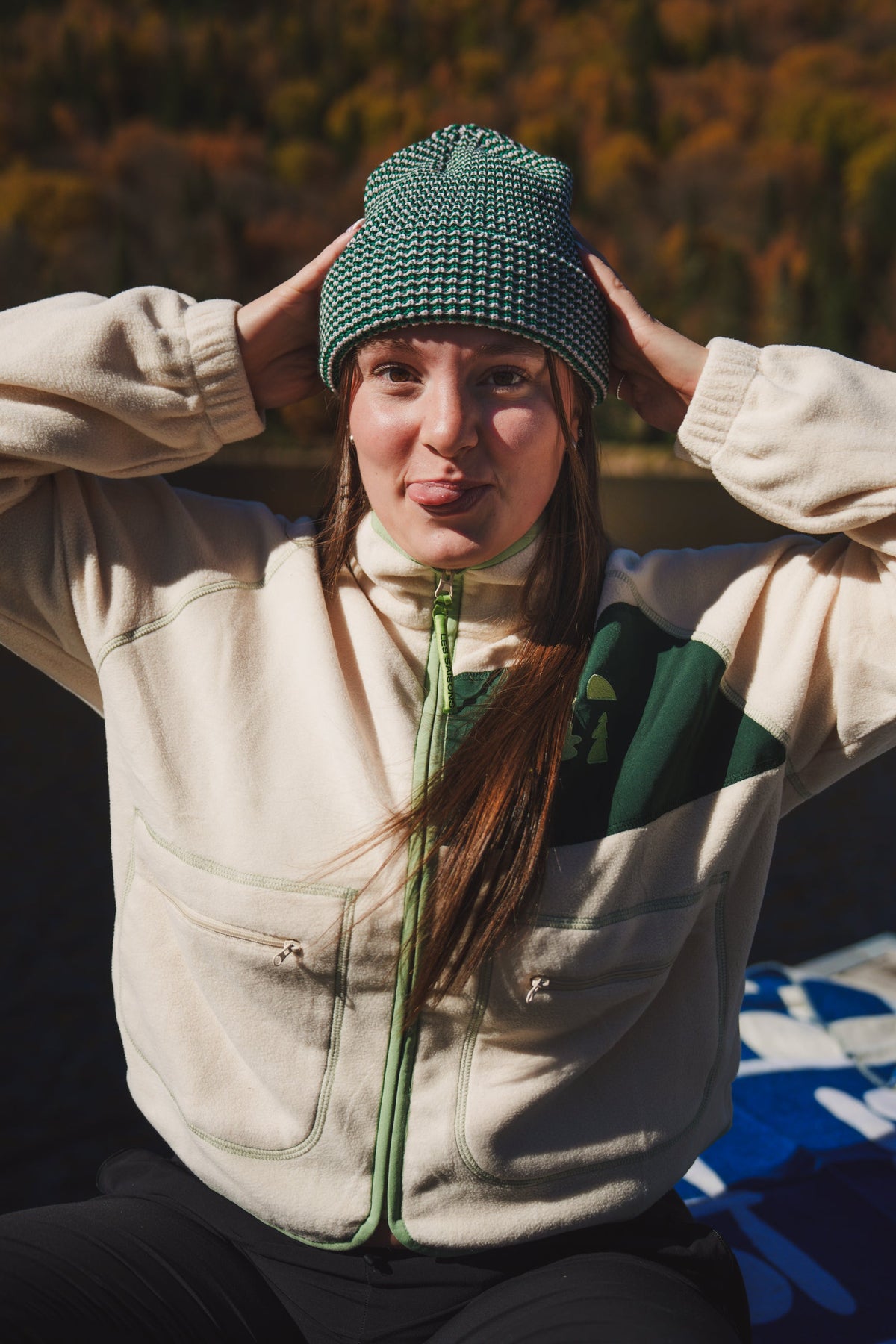 Tuque Les Saisons Lines Green en extérieur