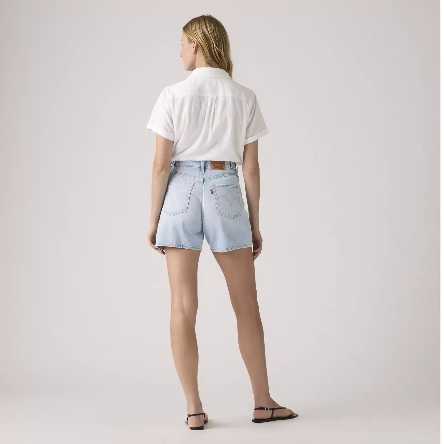 LEVI'S W CINCH MID-THIGH SHORT