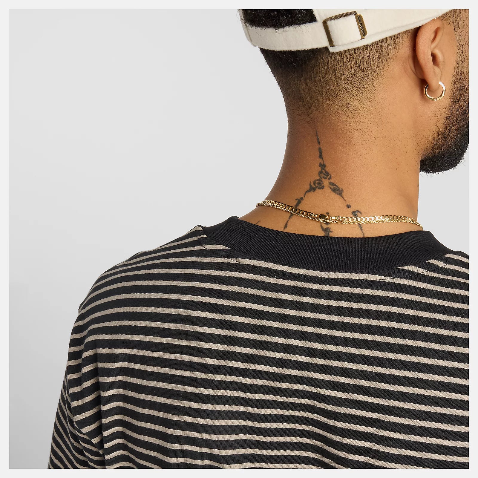 NEW BALANCE NUMERIC THIN STRIPE T-SHIRT 