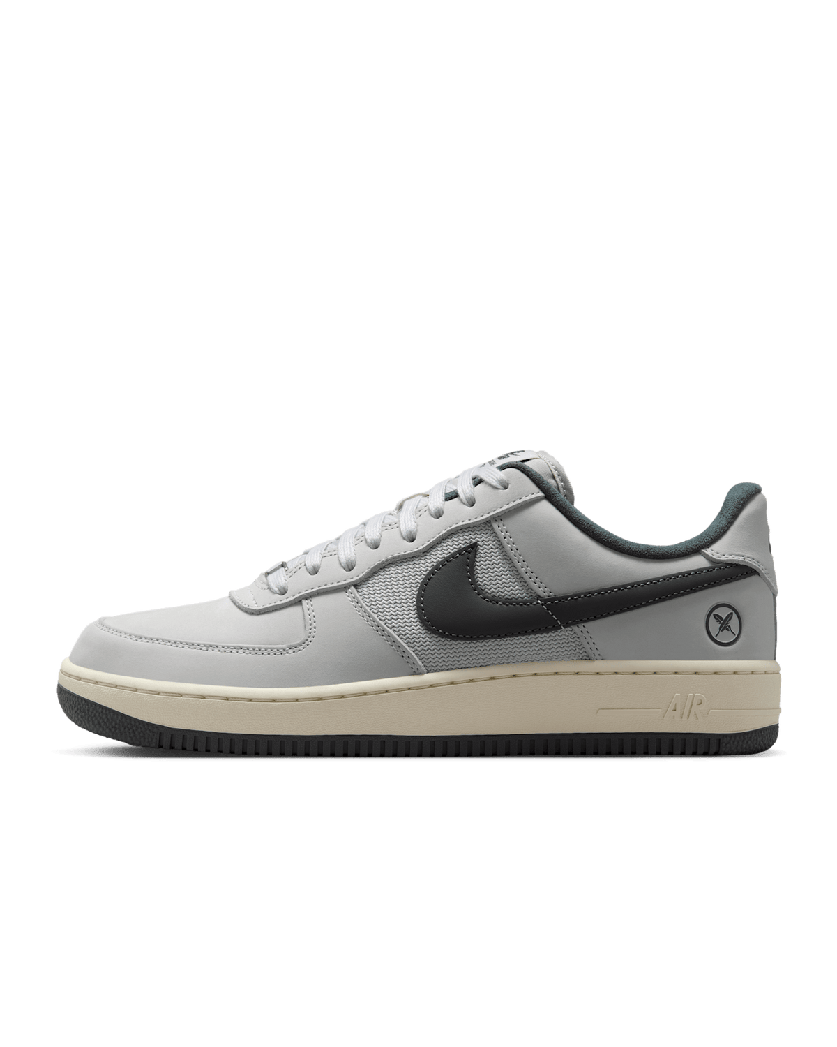 NIKE SB AIR FORCE 1 X YUTO