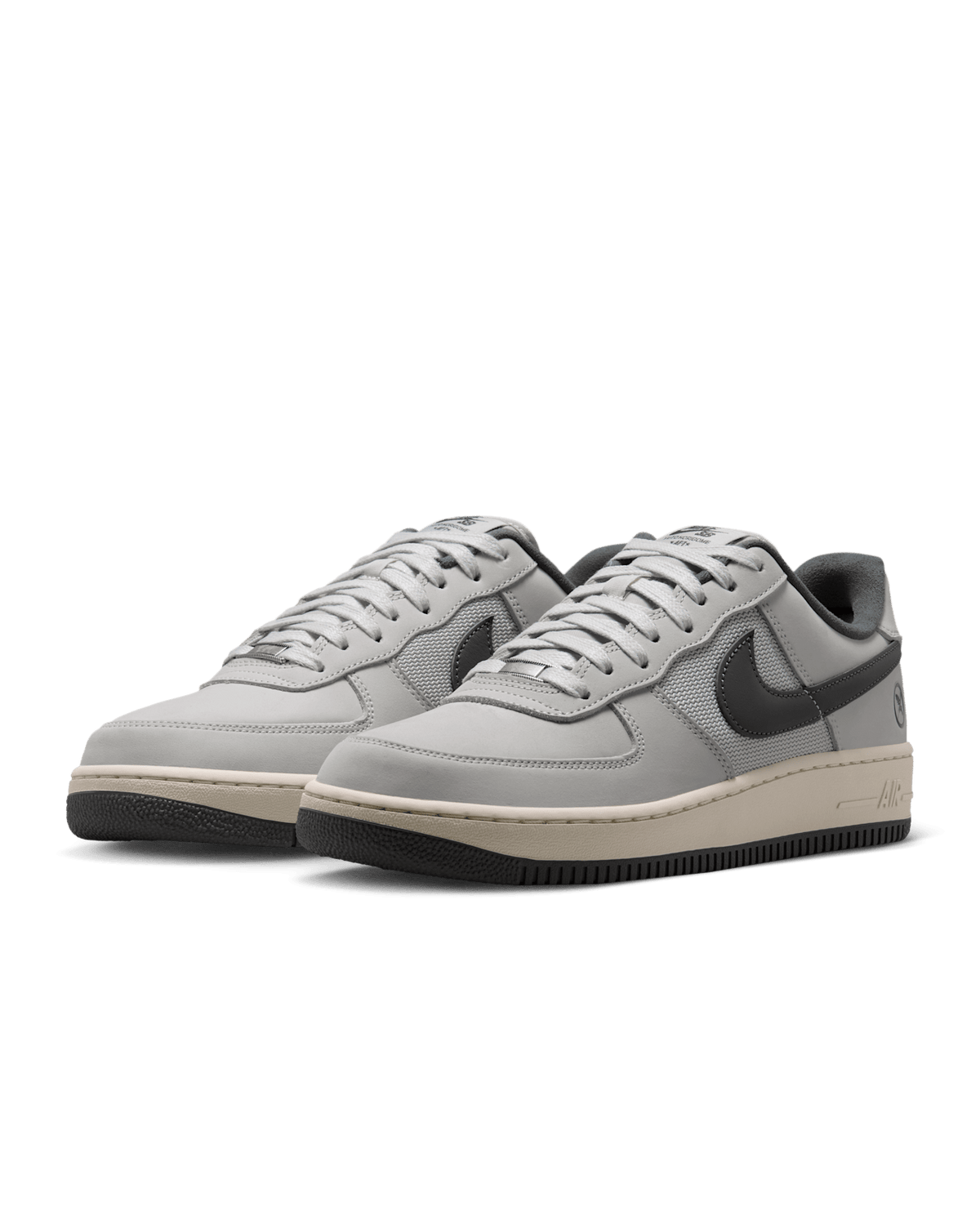 NIKE SB AIR FORCE 1 X YUTO
