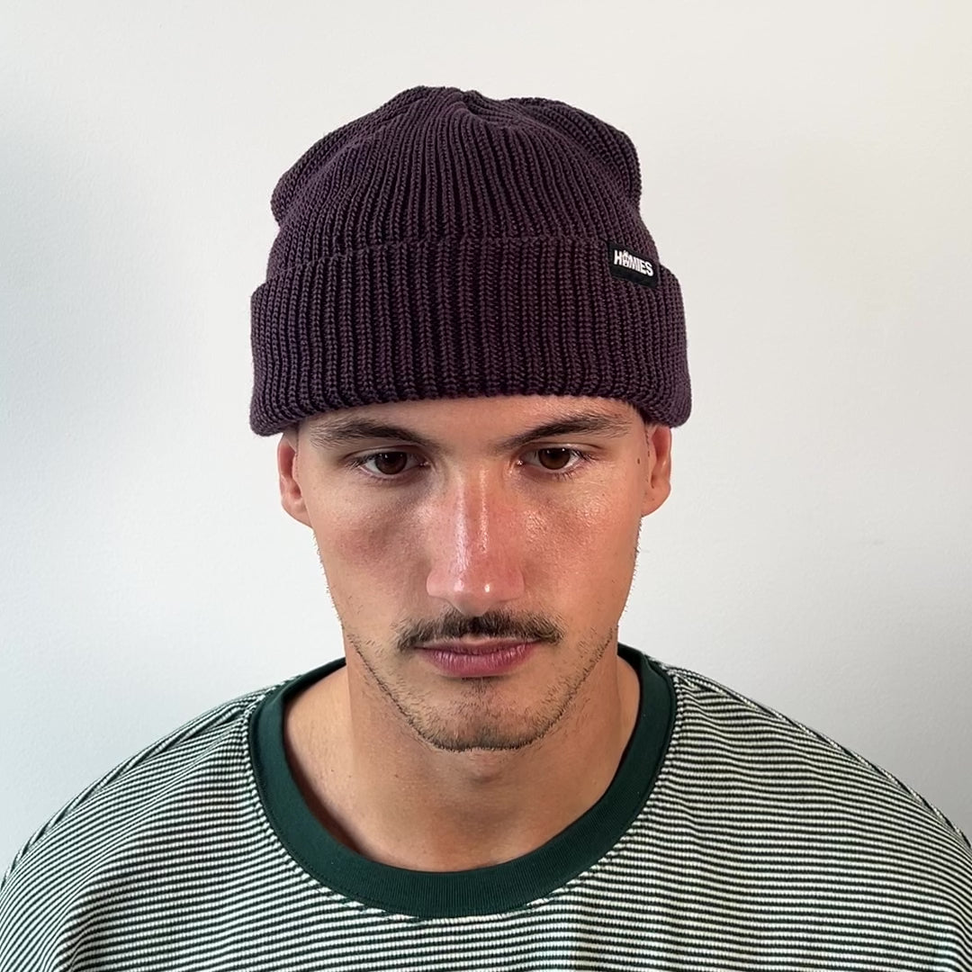 Charger la vidéo : HOMIES SHORTY BEANIE
