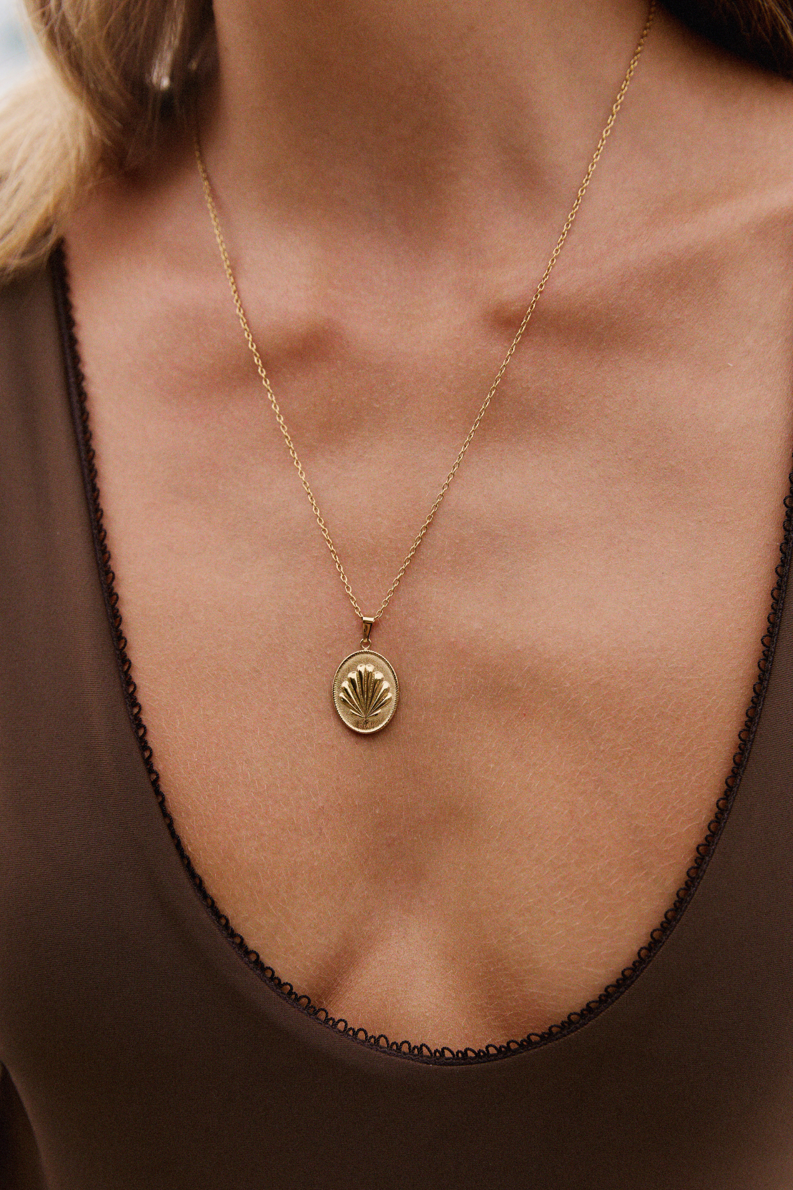 Twenty Compass Seaside Necklace Gold