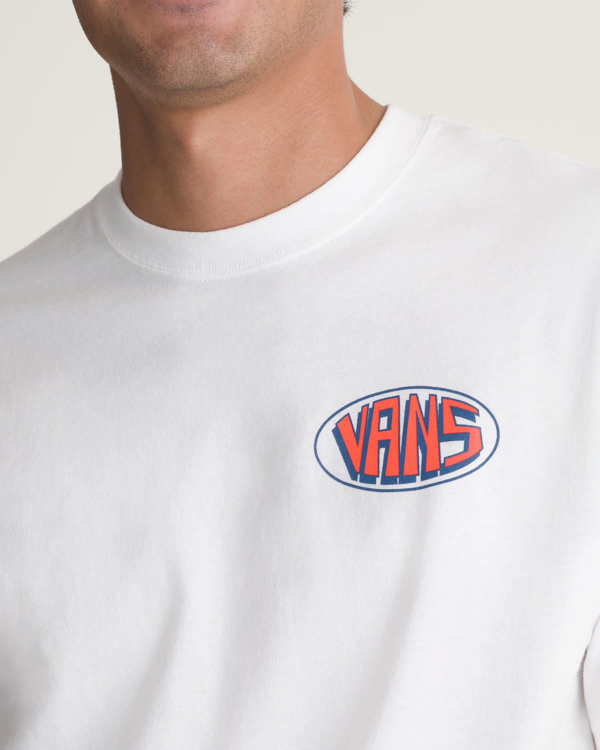 Vans Panoramic blanc, détail de l’imprimé à la poitrine.