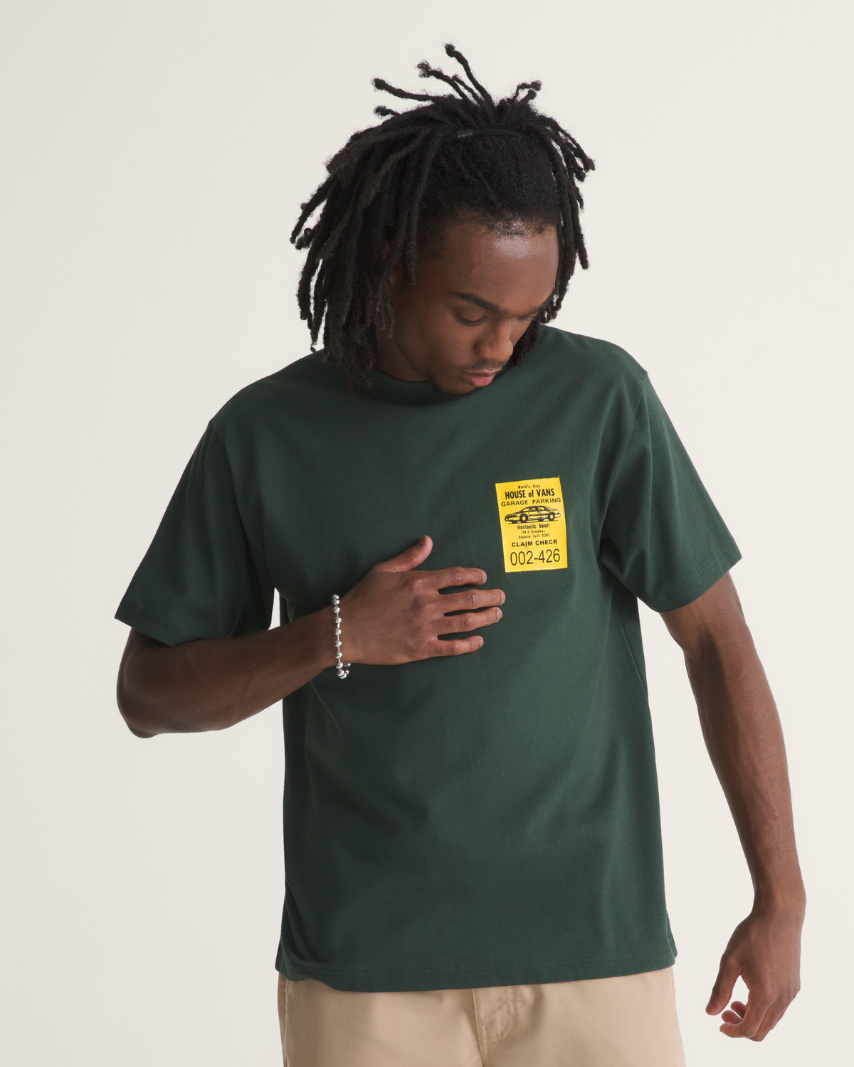 Vans Valet Oil Green, vue de face portée.