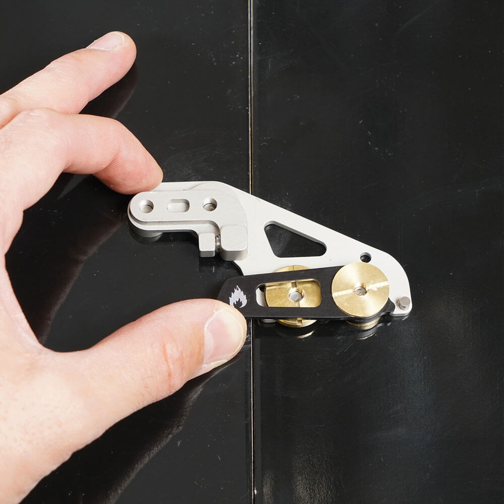 SPARK CROSSBAR CLIPS TROUGH-MOUNT - Boutique Homies